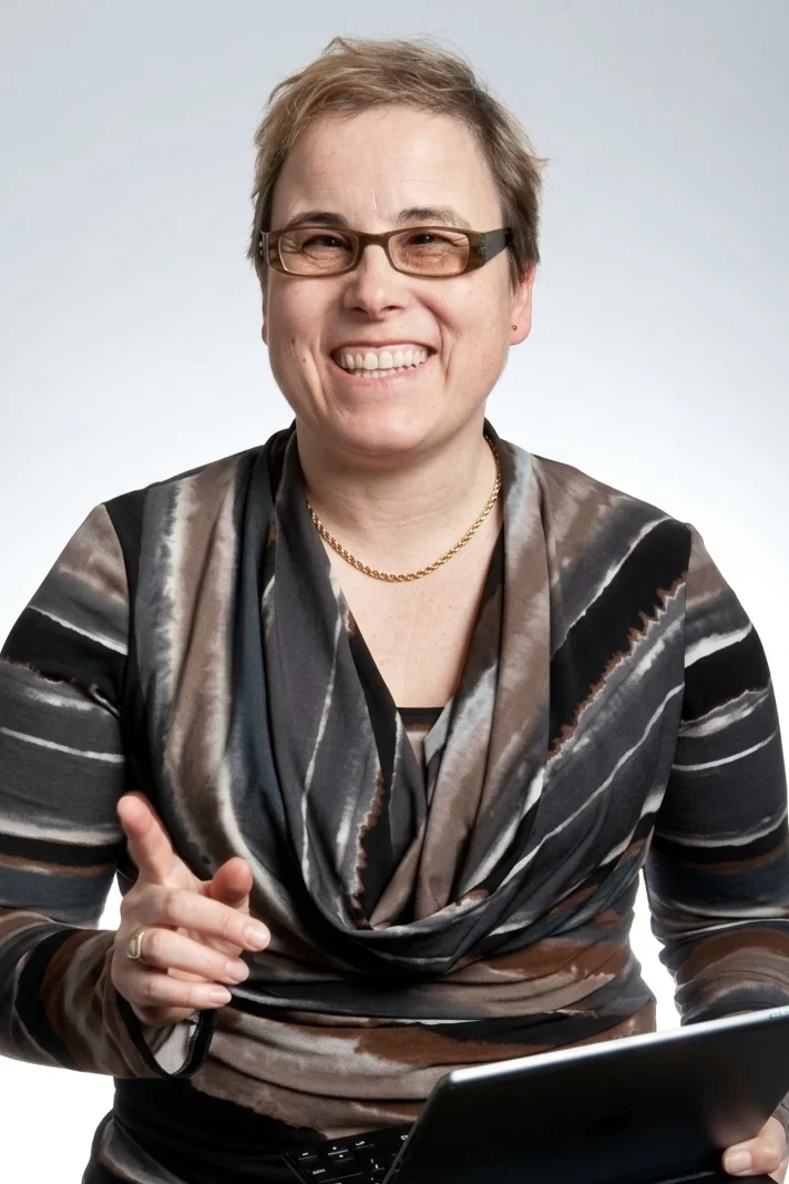 AMI Paralympics Teaser - Reporter Branding