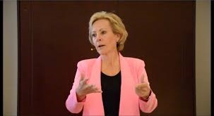 Customer Service Expert | Elaine Allison: Getting to Resolve