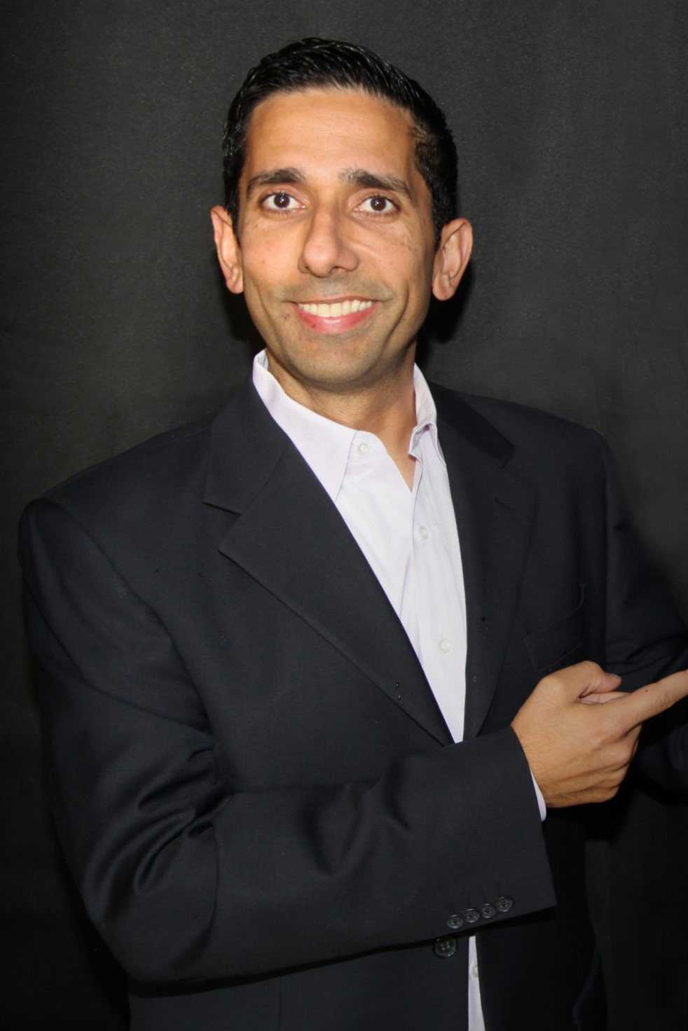 Motivational Speaker Sunjay Nath addresses Youth Audience of 1500 Stud