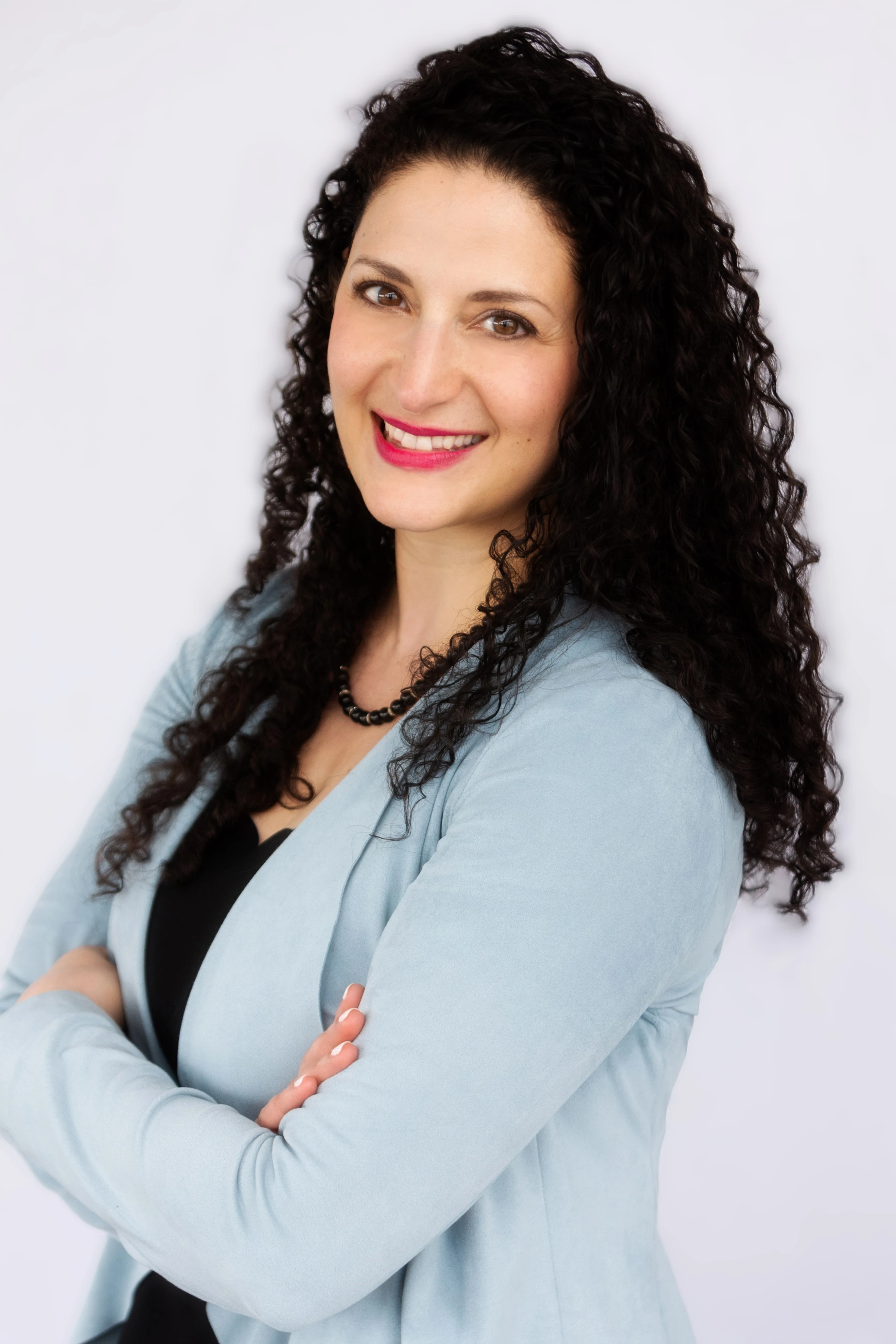 Azadeh Yaraghi | Brand Strategist | Speaker Reel