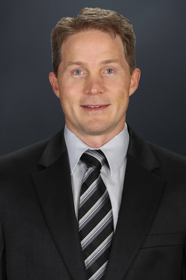 Louise Goddard interviews Hockey coach Cory Clouston about Leadership 