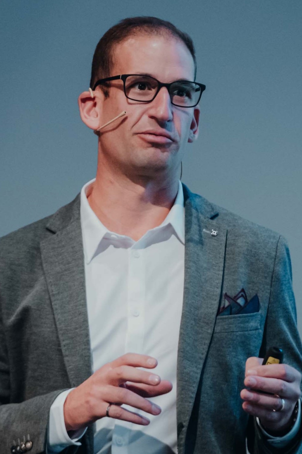 TED Talk - The Gap Between Old & New Economies - Tunisia, 2013