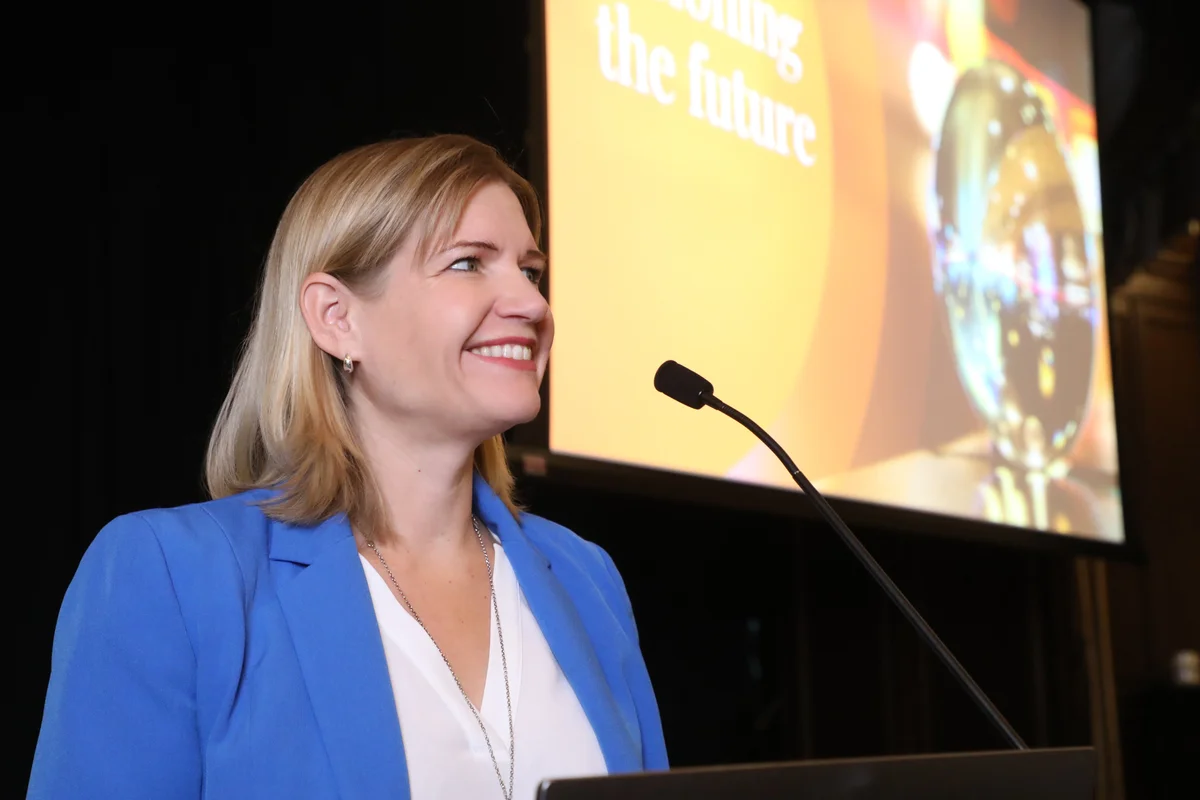 Dr. Laura Hambley Lovett | Speaker Reel | Speakers Bureau of Canada