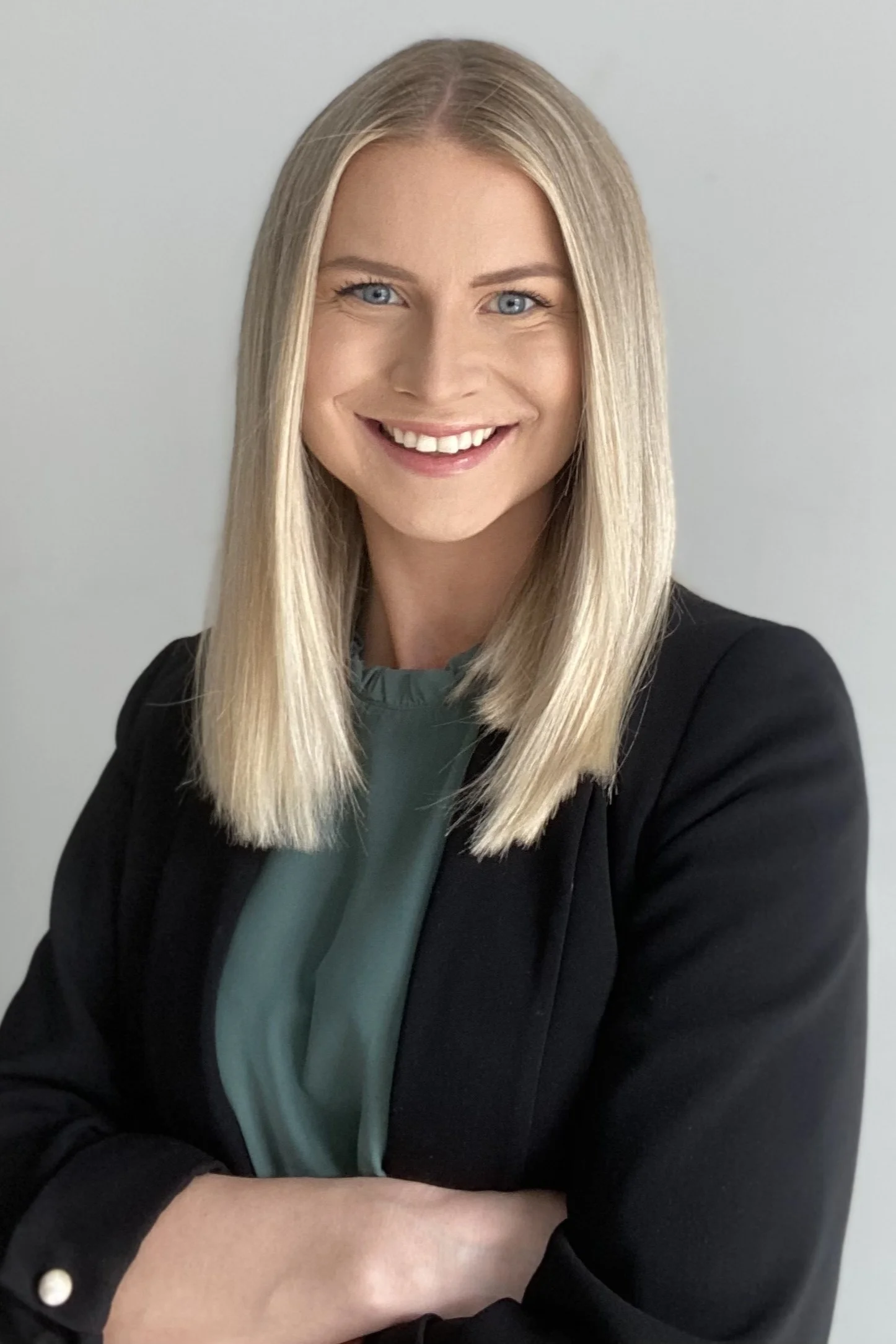 Meet Ty & Kat | The Amazing Race Canada S9