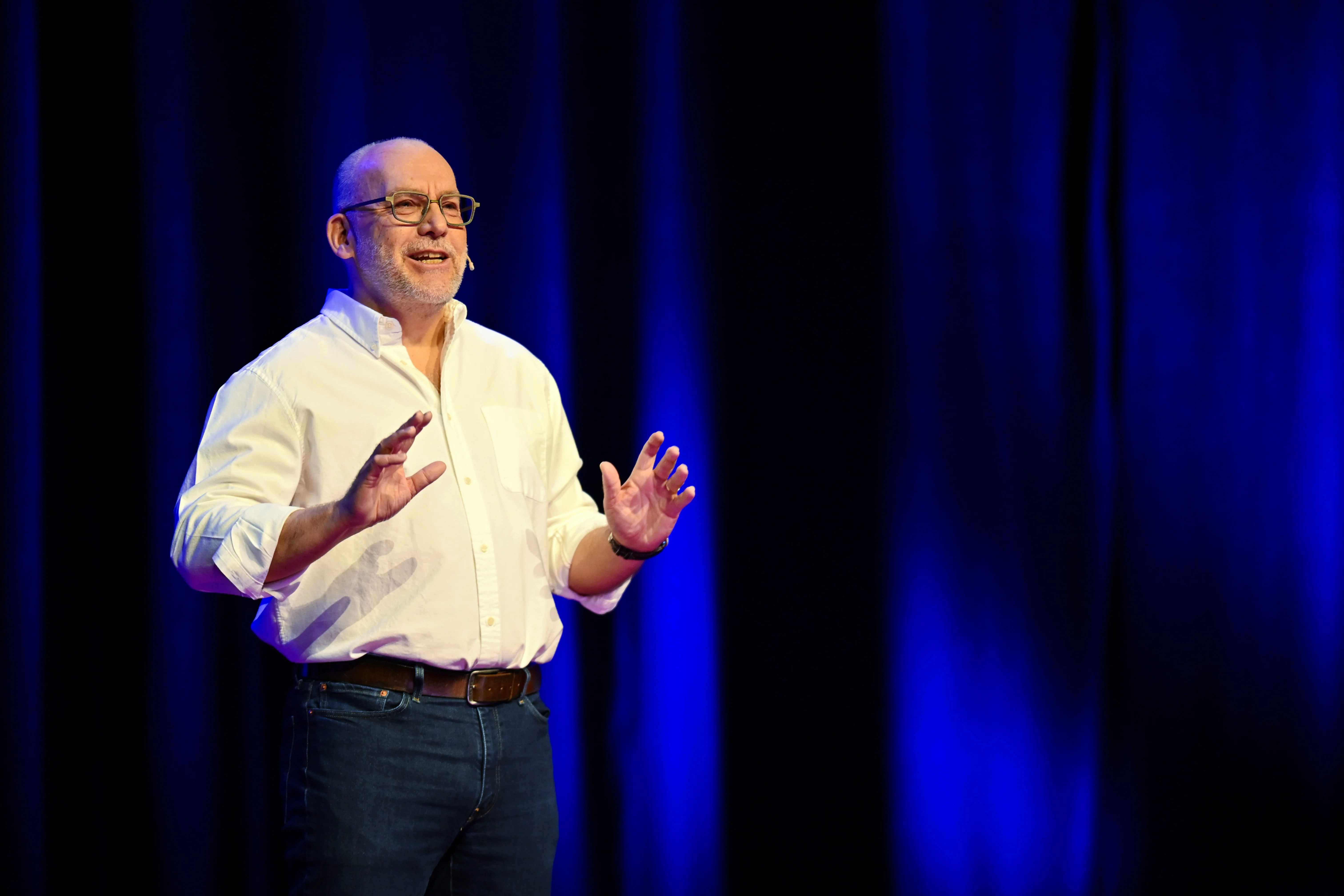 Vaclav Vincalek Speaker | AI Strategist & Digital Transformation Expe