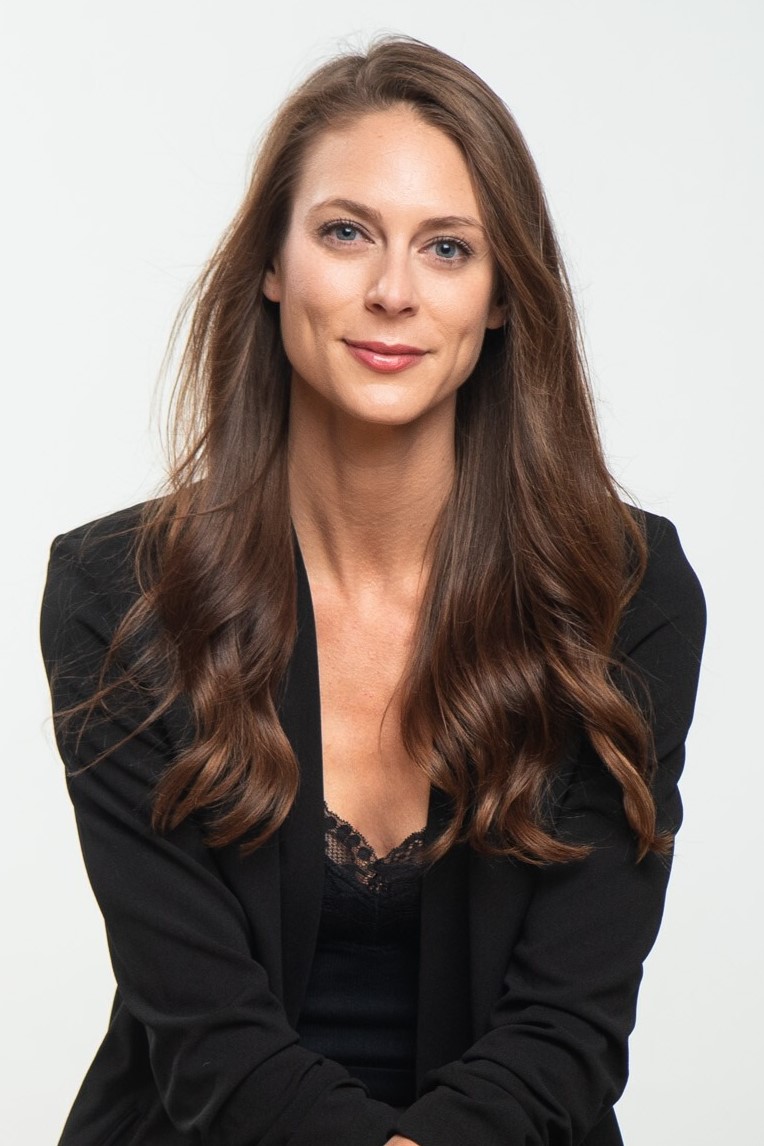 Sara Mitich | Keynote Speaker | Actor & Entrepreneur 